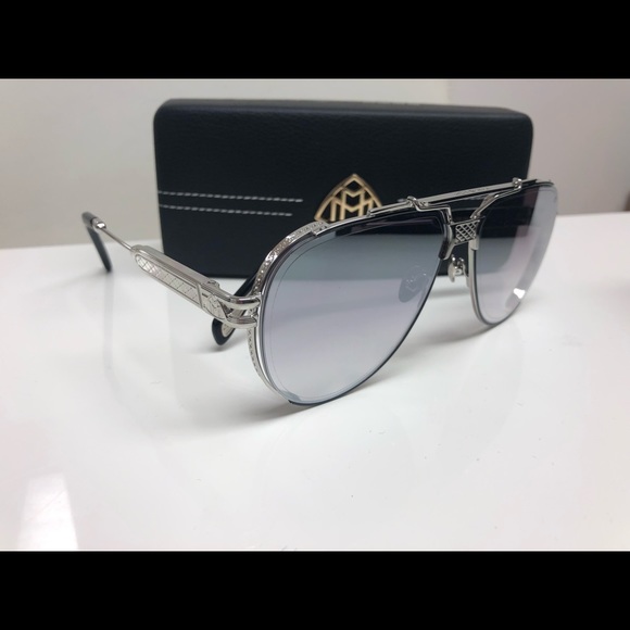 Sunglasses - Picture 2 of 7